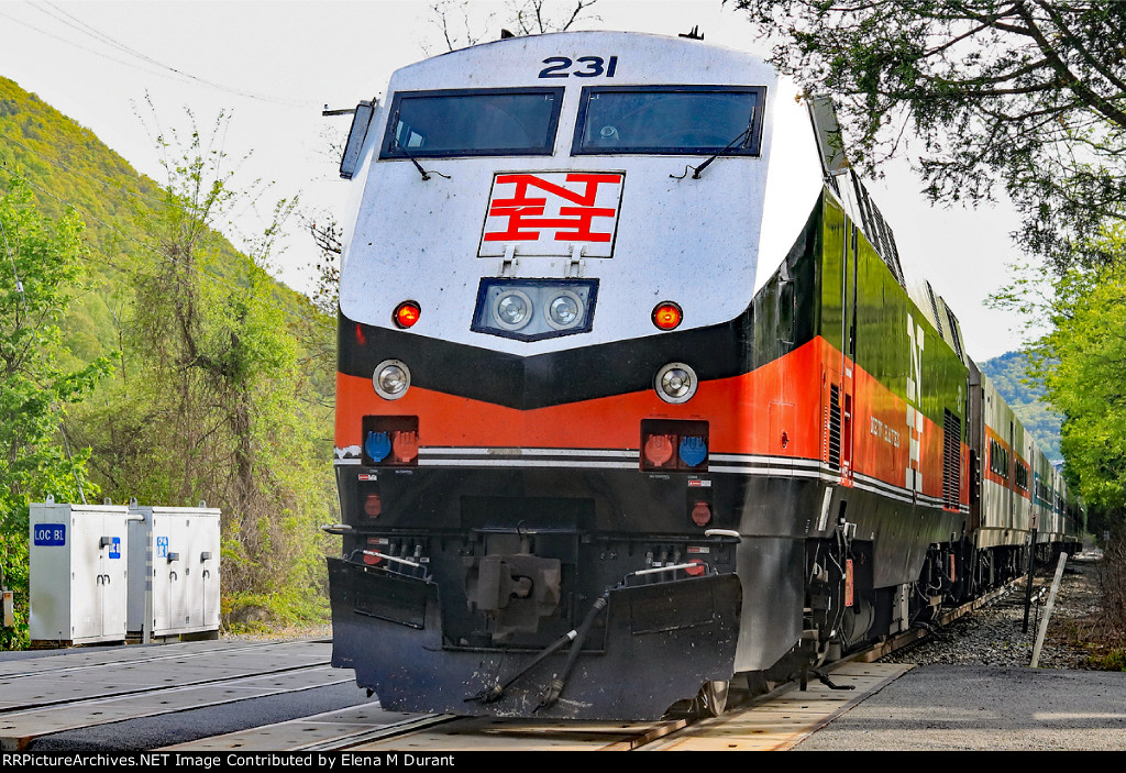 CDOT 231 on train 878